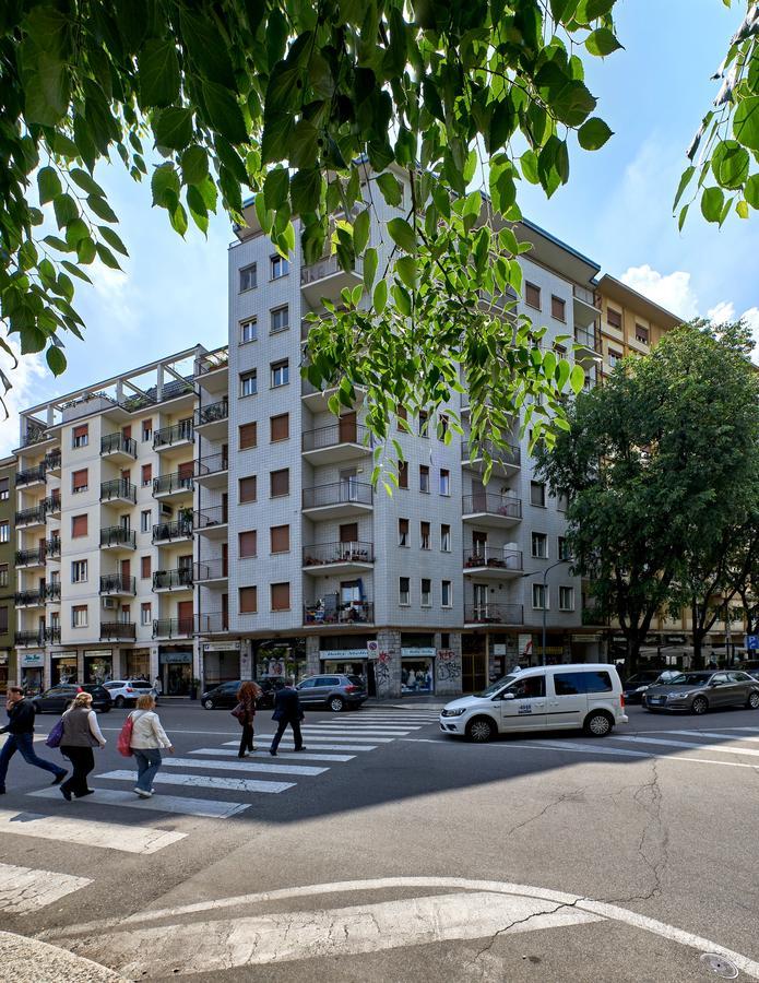 Eleganti Suite In Piazzale Lagosta Milano Exterior foto